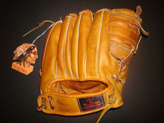 Bill Hunter Nokona G53 Back